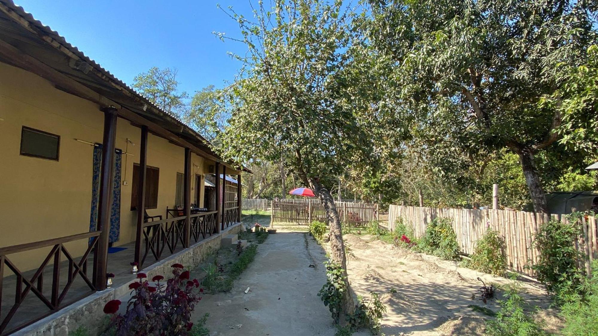 Nanu'S Bardiya Homestay Luaran gambar